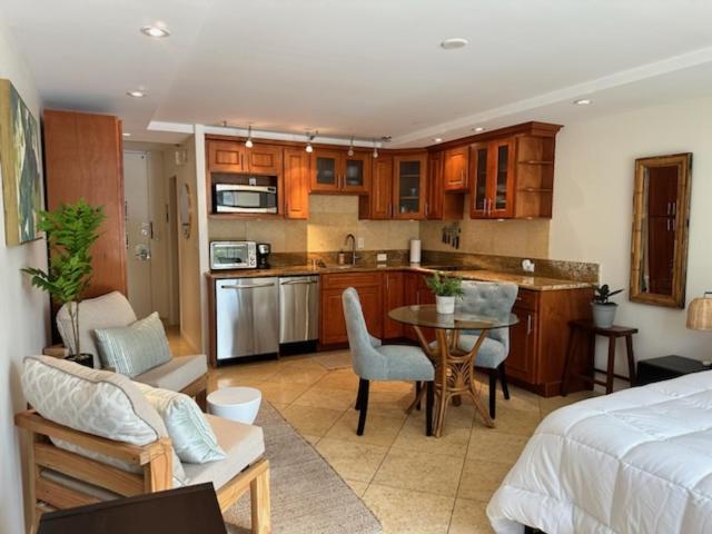 Marine Surf Waikiki Aparthotel Хонолулу Стая снимка